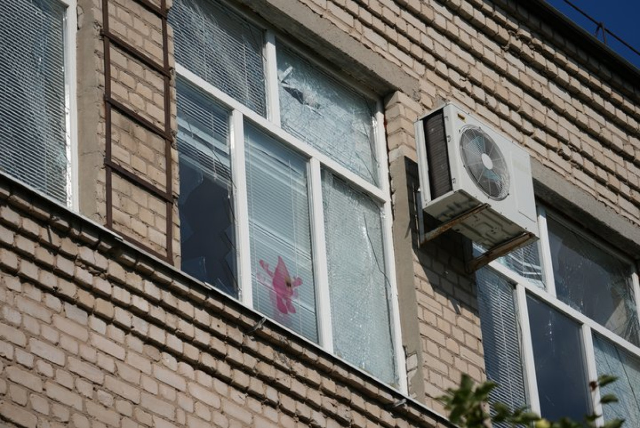 Розбите вікно