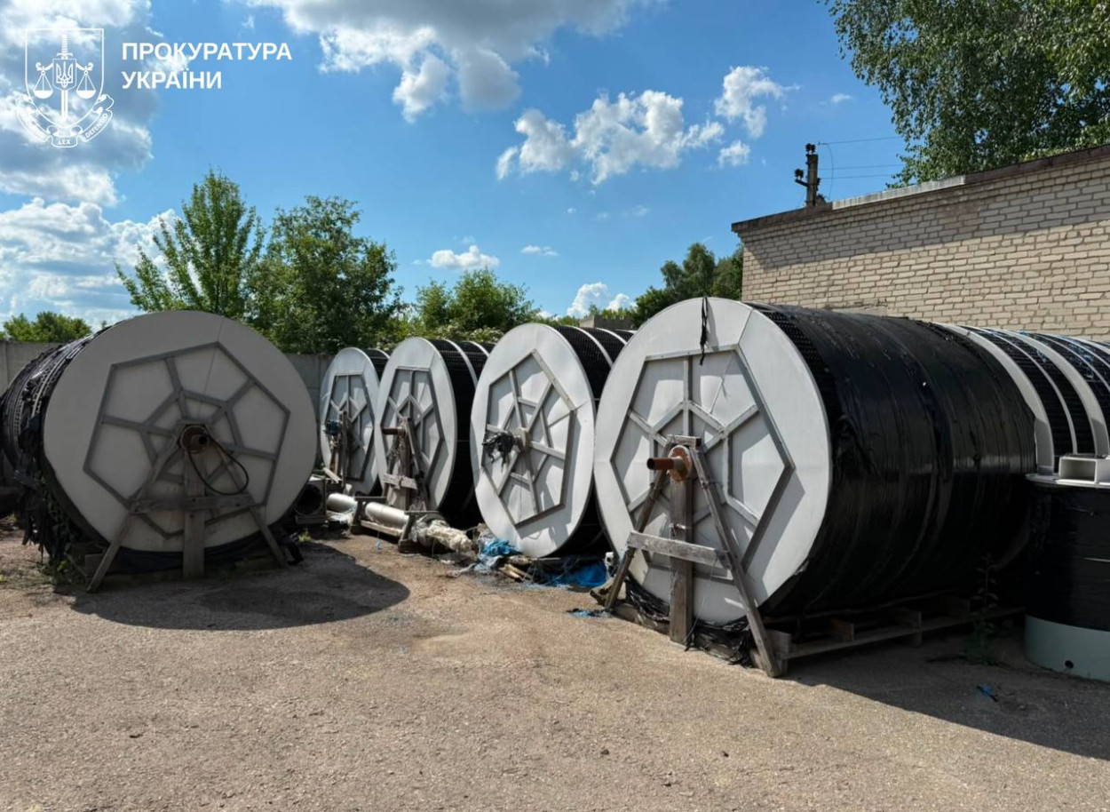В Харьковской области депутат "эвакуировал" имущество КП во двор к теще
