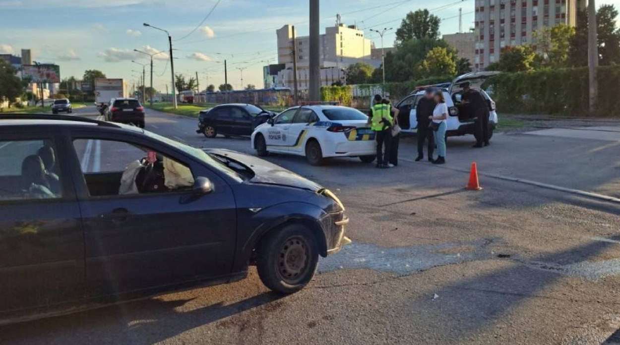 Полиция разыскивает водителя, которая покинула место ДТП в Харькове