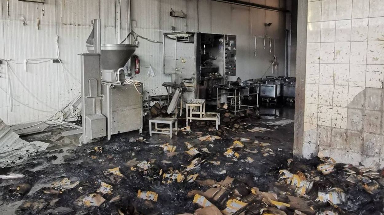 Росіяни вкотре обстріляли «Богодуховский молокозавод», після чого він закрився