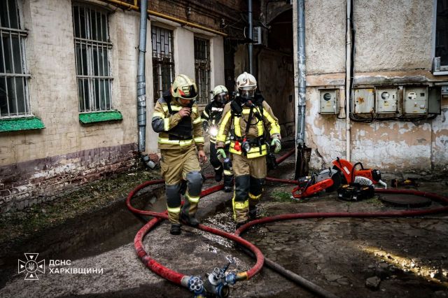 В Харькове горел офисный центр (фото)