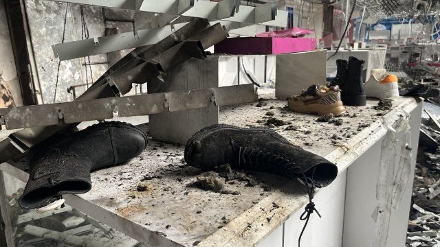 РФ 28 августа ударила по ТЦ «Караван» в Харькове: фото с места прилета