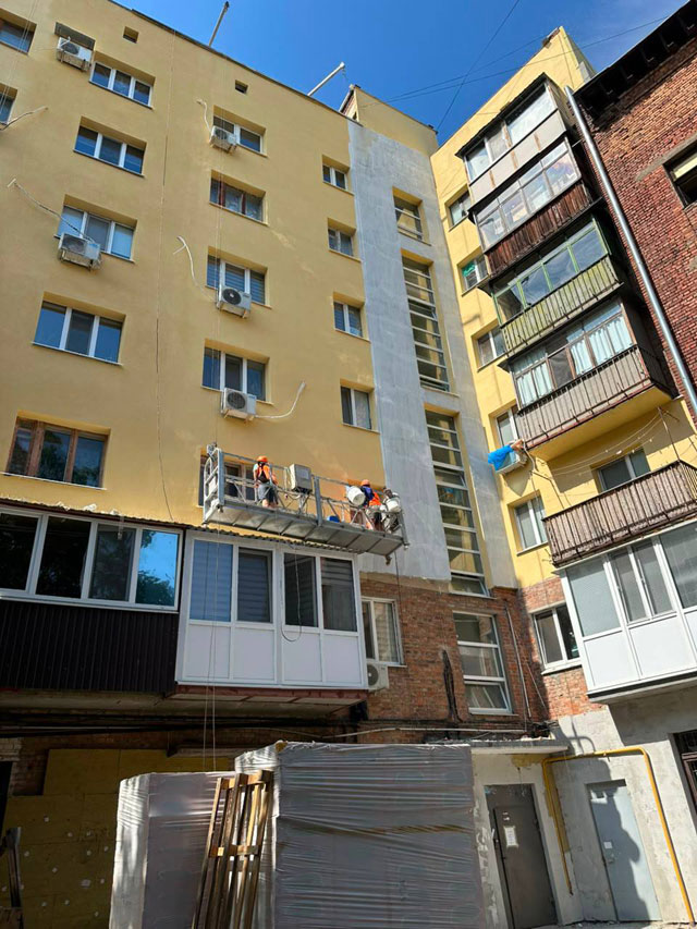 В жилом доме на улице Териховской завершают капремонт