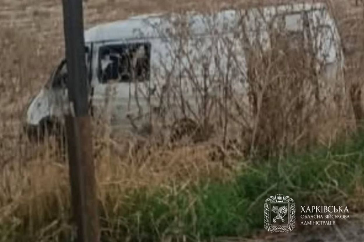 Росіяни вдарили дроном по цивільному автомобілю на Харківщині