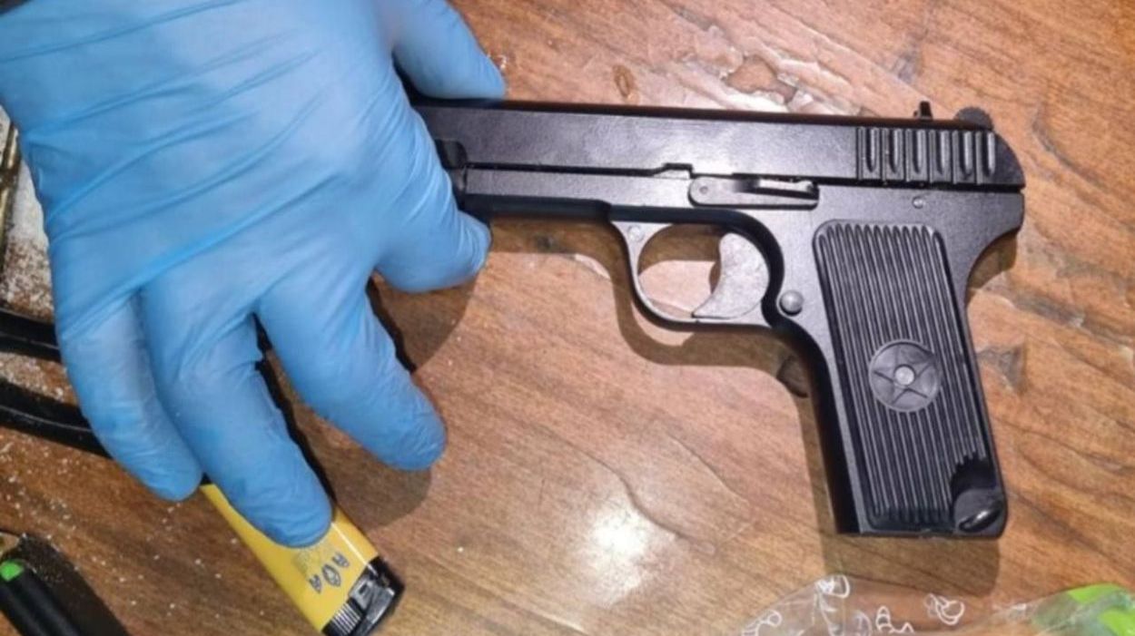 Житель Харківської області влаштував стрілянину в під'їзді: суд ухвалив вирок