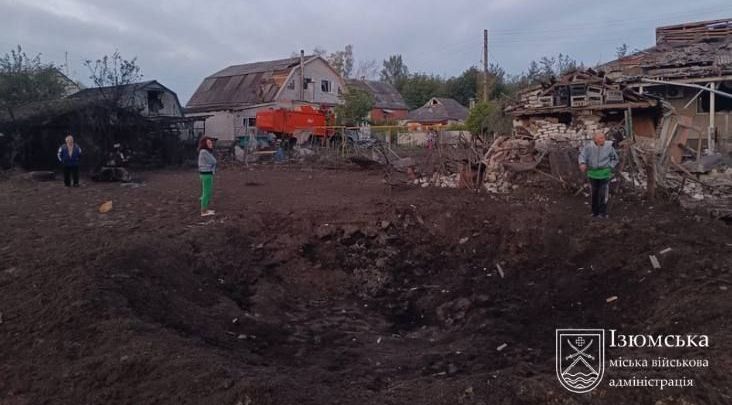Росіяни вдарили КАБами по Ізюму: пошкоджено понад 20 будинків