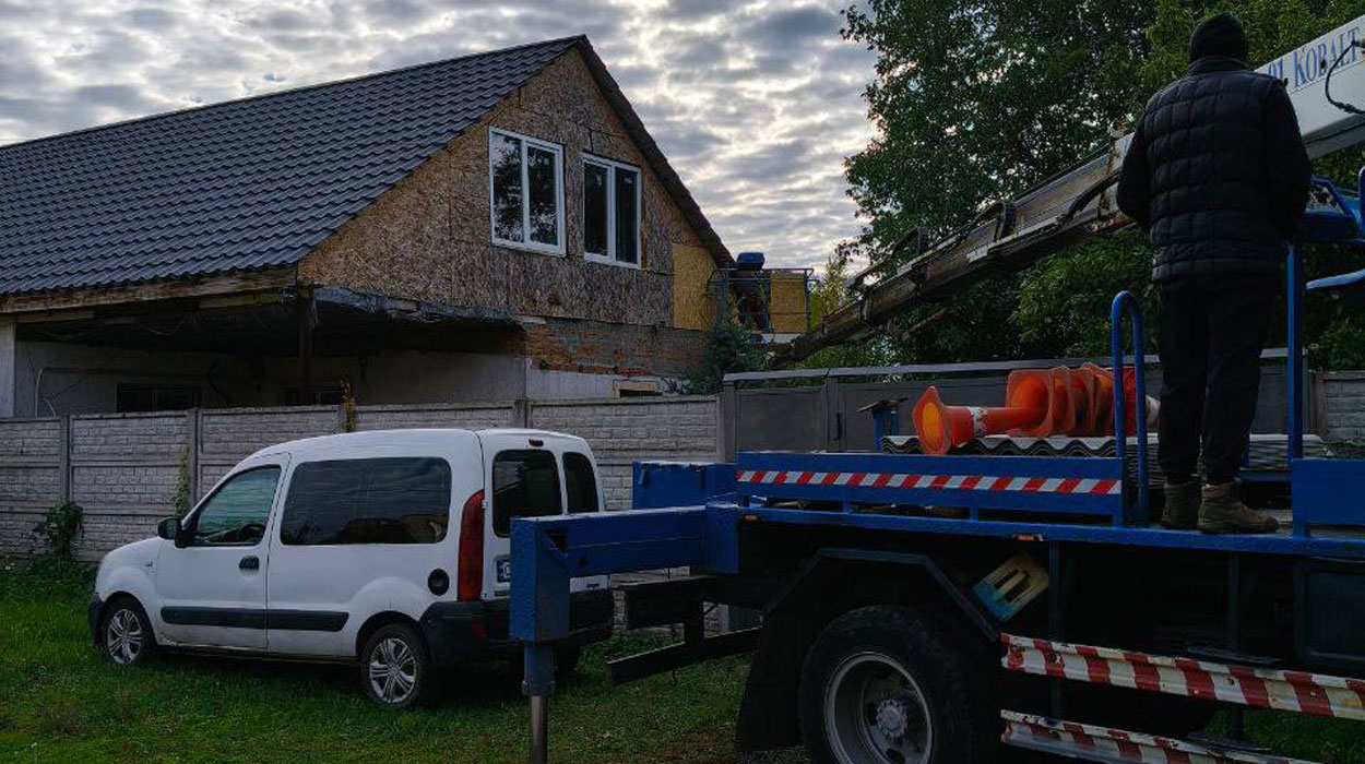 У Харкові ліквідовують наслідки обстрілів авіабомбами