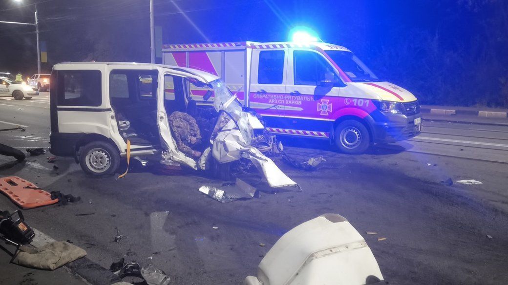 Двоє чоловіків загинули в ДТП на мосту в Харкові