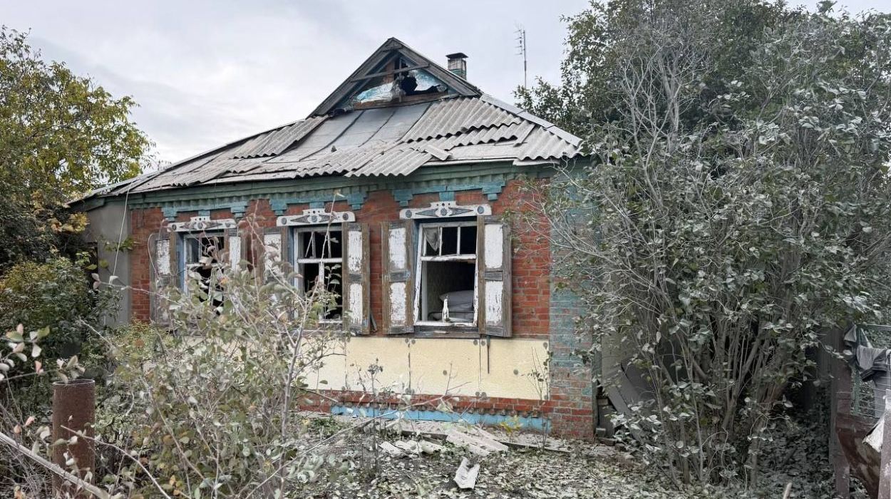 2 ракети вдарили по приватних будинках у Харківській області (фото)