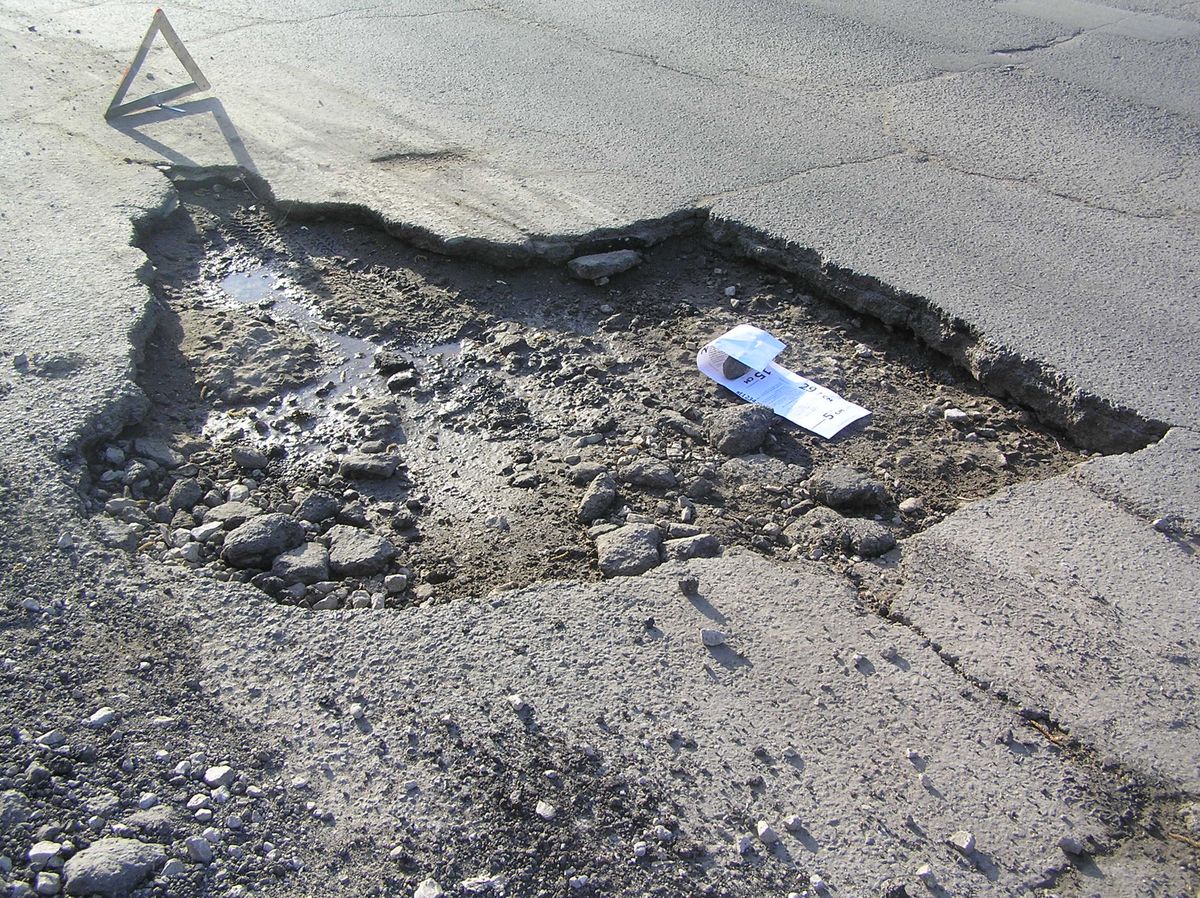 В Харьковской области из-за войны разрушена половина дорог