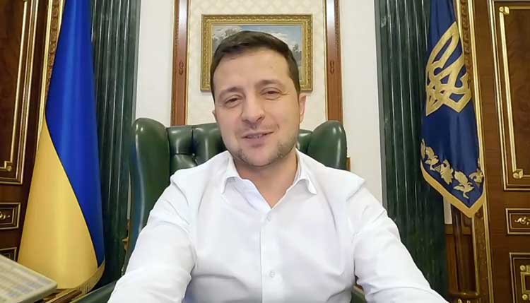 Зеленского просят вмешаться в ситуацию с российской вакциной в Харькове