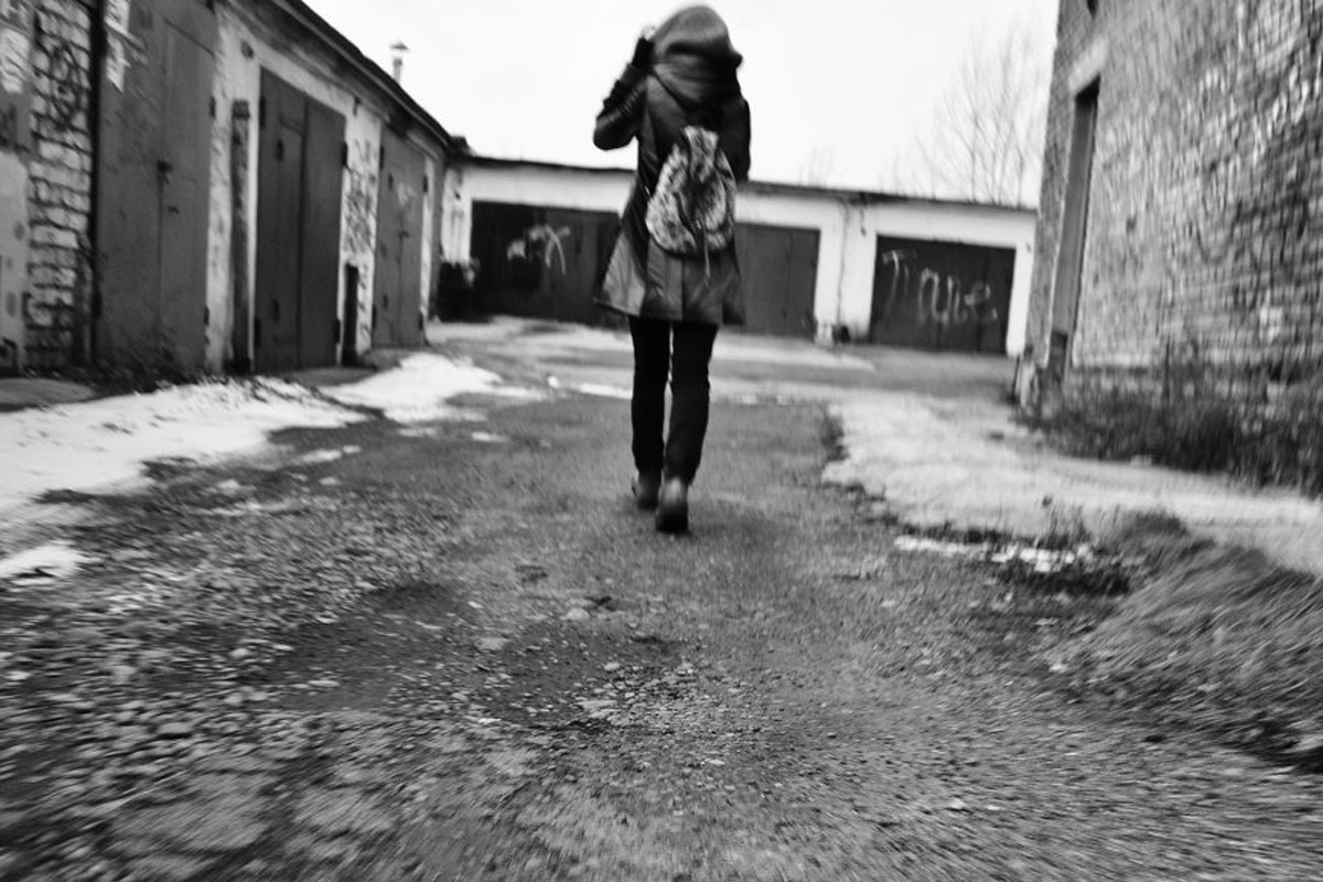 Под Харьковом девочка из-за парня шла среди ночи пешком несколько километров