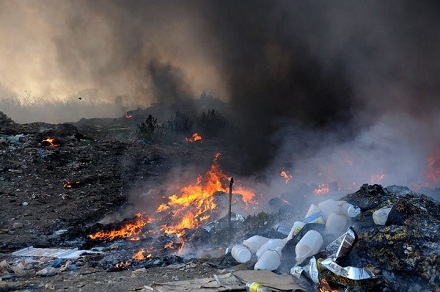 В двух районах Харьковской области горели свалки
