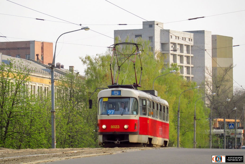 В Харькове парень проехался на крыше трамвая (видео)