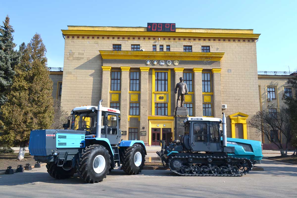 ХТЗ выпустил несколько сотен тракторов